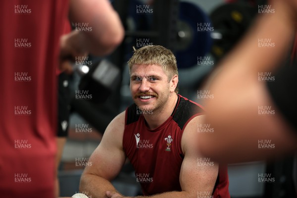 101023 - Wales Rugby Gym Session in the week leading up to their Quarter Final match against Argentina - Aaron Wainwright during training