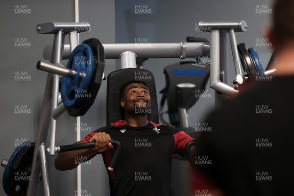 101023 - Wales Rugby Gym Session in the week leading up to their Quarter Final match against Argentina - Christ Tshiunza during training