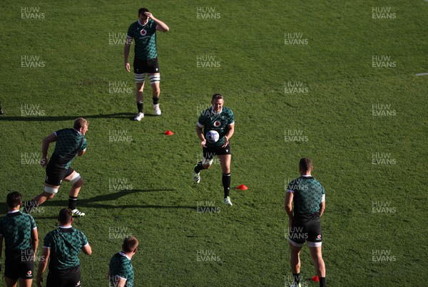 101023 - Wales Rugby Training at Toulon�s ground in the week leading up to their quarter final match against Argentina - Dan Biggar during training