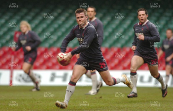 10.11.06 - Wales Rugby Training - Ceri sweeney during training 