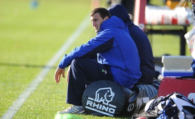 10.11.10 - Wales Rugby Training - Sam Warburton sits out of training. 