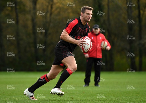 101121 - Wales Rugby Training - Dan Biggar during training