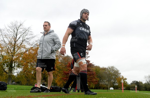 101122 - Wales Rugby Training - Dan Lydiate during training