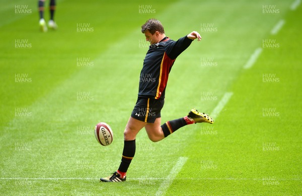 110216 - Wales Rugby Training -Dan Biggar during training