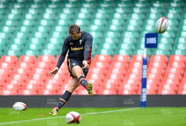 110216 - Wales Rugby Training -Dan Biggar during training