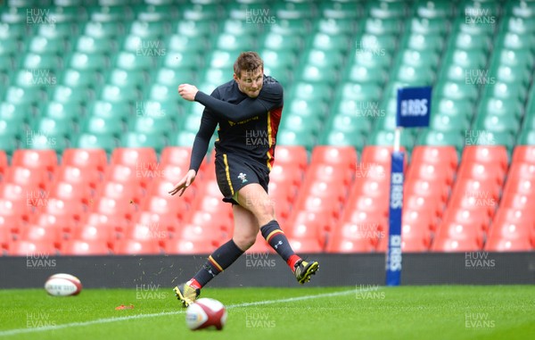 110216 - Wales Rugby Training -Dan Biggar during training