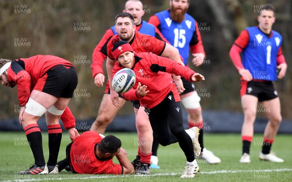 110221 - Wales Rugby Training - Gareth Davies during training