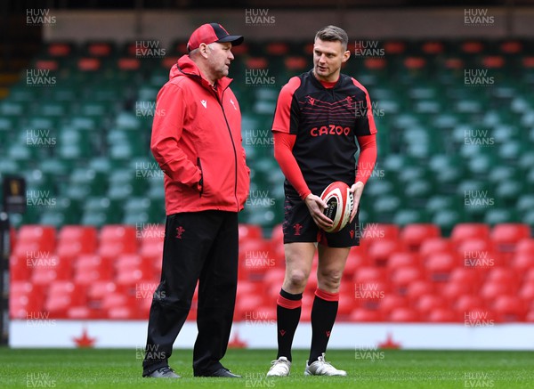 110222 - Wales Rugby Training - Wayne Pivac and Dan Biggar during training