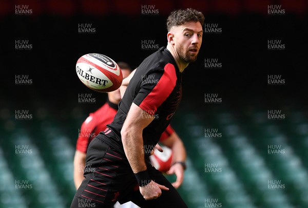 110222 - Wales Rugby Training - Alex Cuthbert during training