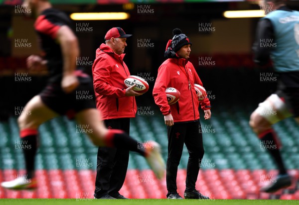110222 - Wales Rugby Training - Wayne Pivac and Stephen Jones during training