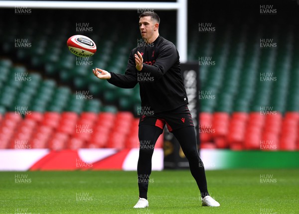 110222 - Wales Rugby Training - Owen Watkin during training