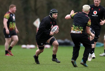 110226 - Wales Rugby Training - Harri Deaves during training
