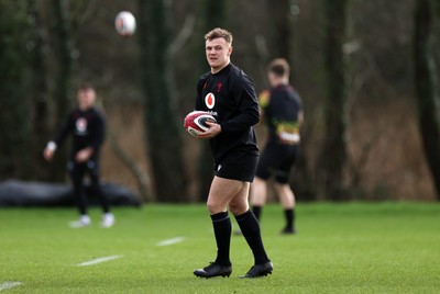 110226 - Wales Rugby Training - Jarrod Evans during training