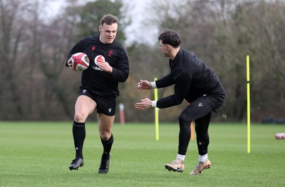 110226 - Wales Rugby Training - Jarrod Evans during training