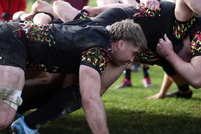 110226 - Wales Rugby Training - Aaron Wainwright during training
