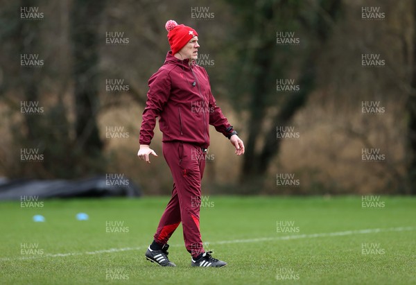 110226 - Wales Rugby Training - Steve Tandy, Head Coach during training