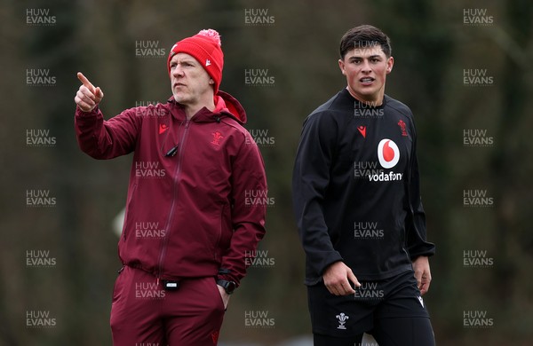 110226 - Wales Rugby Training - Steve Tandy, Head Coach and Louis Rees-Zammit during training