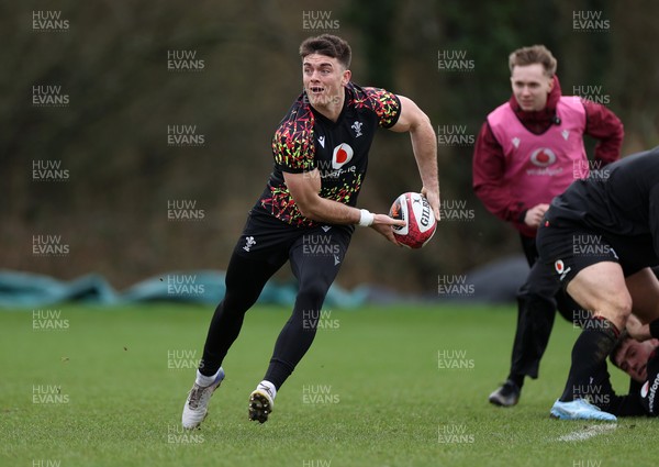 110226 - Wales Rugby Training - Reuben Morgan-Williams during training