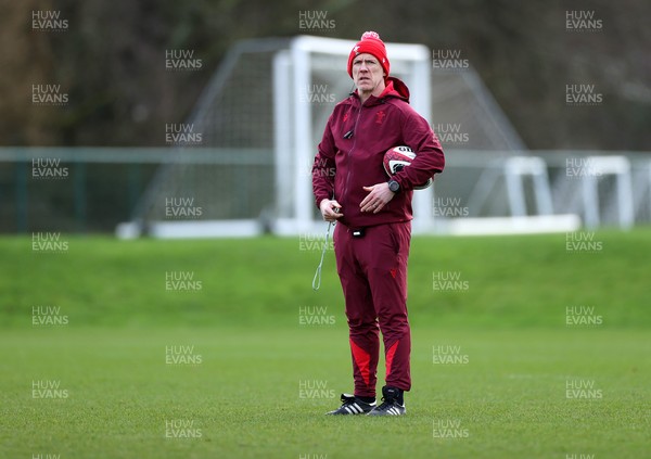 110226 - Wales Rugby Training - Steve Tandy, Head Coach during training