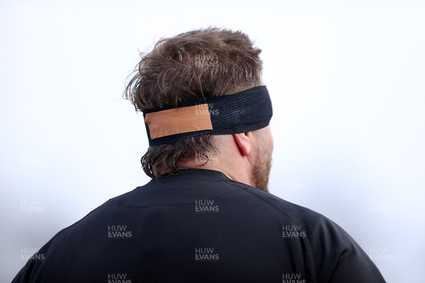 110226 - Wales Rugby Training - Tomas Francis during training