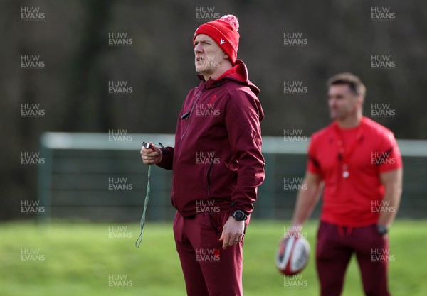 110226 - Wales Rugby Training - Steve Tandy, Head Coach during training