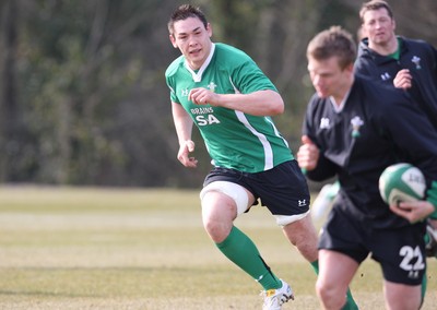 11.03.10 ... Wales rugby training session -  Wales' Gareth Delve in training 
