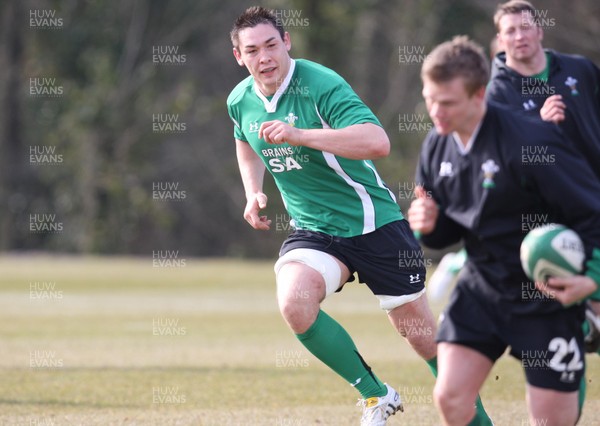 11.03.10 ... Wales rugby training session -  Wales' Gareth Delve in training 