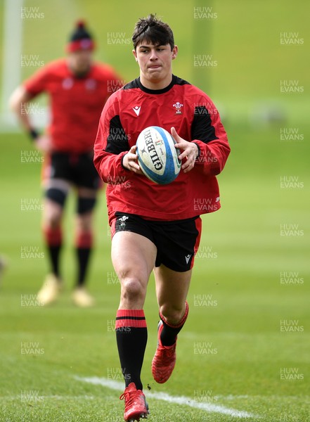 110321 - Wales Rugby Training - Louis Rees-Zammit during training