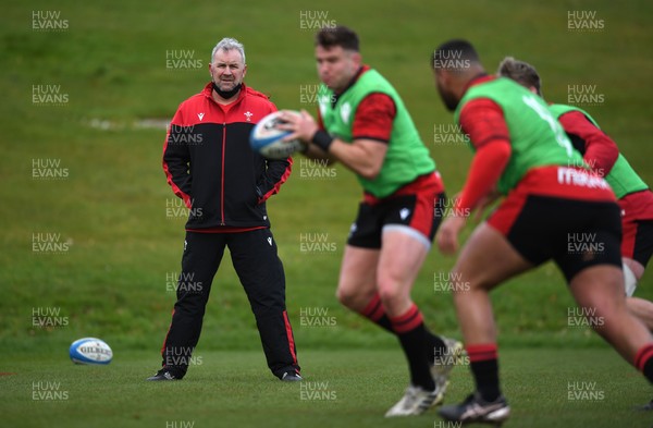 110321 - Wales Rugby Training - Wayne Pivac during training