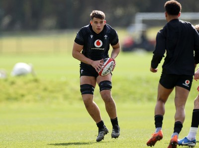 110325 - Wales Rugby Training ahead of their 6 Nations game against England on Saturday - Dafydd Jenkins during training