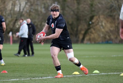 110325 - Wales Rugby Training ahead of their 6 Nations game against England on Saturday - Jac Morgan during training