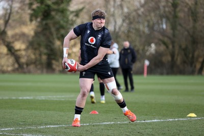 110325 - Wales Rugby Training ahead of their 6 Nations game against England on Saturday - Jac Morgan during training