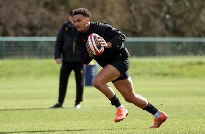 110325 - Wales Rugby Training ahead of their 6 Nations game against England on Saturday - Ben Thomas during training