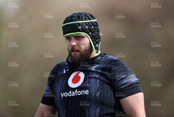 110325 - Wales Rugby Training ahead of their 6 Nations game against England on Saturday - Nicky Smith during training