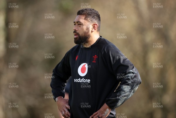 110325 - Wales Rugby Training ahead of their 6 Nations game against England on Saturday - Taulupe Faletau during training