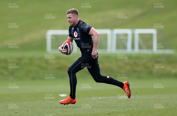 110325 - Wales Rugby Training ahead of their 6 Nations game against England on Saturday - Gareth Anscombe during training