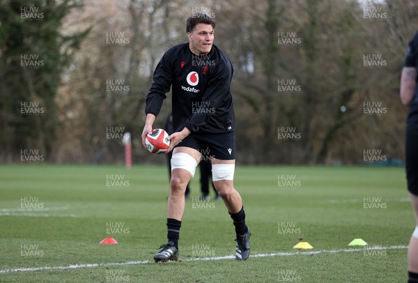 110325 - Wales Rugby Training ahead of their 6 Nations game against England on Saturday - Teddy Williams during training