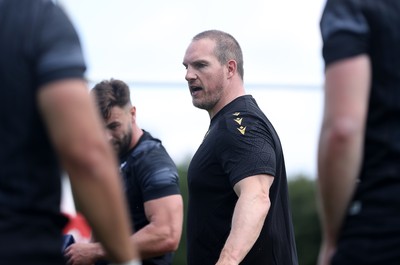 110625 - Wales Rugby Training - Gethin Jenkins, Defence Coach during training