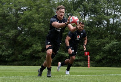 110625 - Wales Rugby Training - Alex Mann during training
