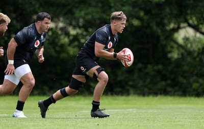 110625 - Wales Rugby Training - Alex Mann during training