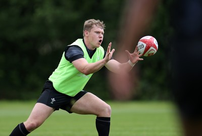 110625 - Wales Rugby Training - Sam Costelow during training