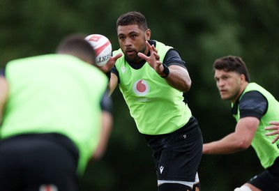 110625 - Wales Rugby Training - Taulupe Faletau during training