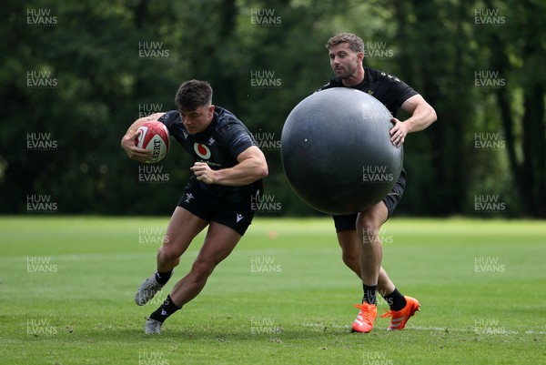 110625 - Wales Rugby Training - Reuben Morgan-Williams during training