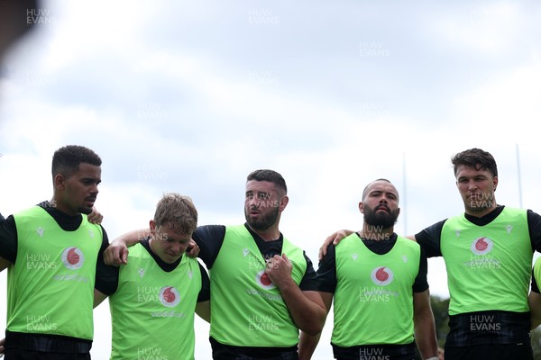 110625 - Wales Rugby Training - Ben Thomas, Sam Costelow, Gareth Thomas, Josh Macleod and Teddy Williams during training