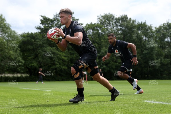 110625 - Wales Rugby Training - Alex Mann during training