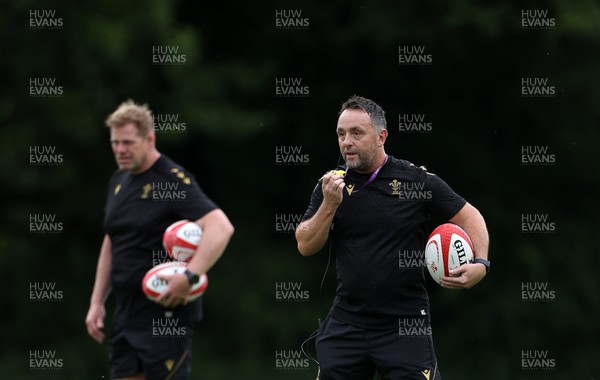 110625 - Wales Rugby Training - Matt Sherratt, Head Coach during training