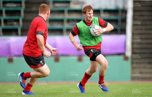 111019 - Wales Rugby Training - Rhys Patchell during training