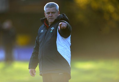 11.11.08 - Wales Rugby Training - Wales Coach, Warren Gatland makes a point during training. 