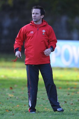 11.11.08 - Wales Rugby Training - Wales Fitness Coach, Craig White 