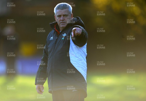 11.11.08 - Wales Rugby Training - Wales Coach, Warren Gatland makes a point during training. 
